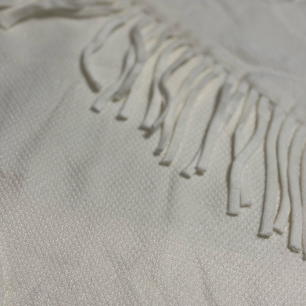 Chic Fringe Detail Women's Sweater in Cream - Picture 3 of 6